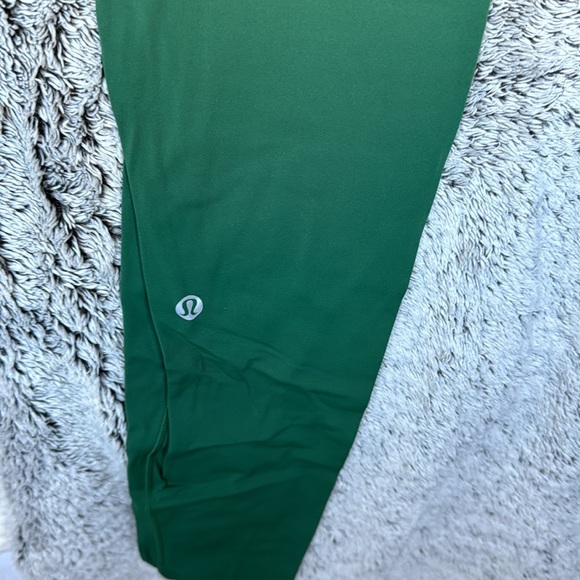Lululemon size 6 leggings green color - Picture 3 of 5
